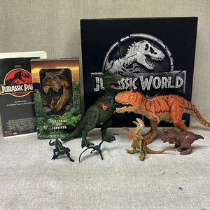 NEW JURASSIC WORLD BOARD GAME with dinos & VHS tapes